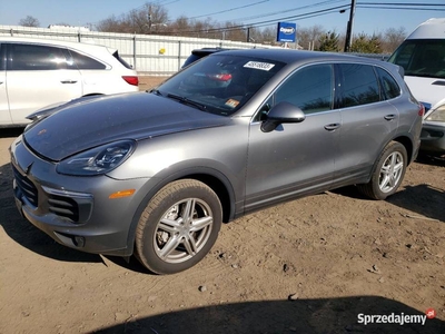 2017 PORSCHE CAYENNE S