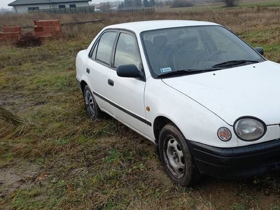 2x toyota corolla 1.4benzyna