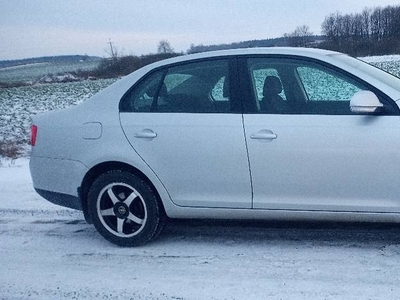 Jetta 2007 1.6 benzyna przebieg 99tyś