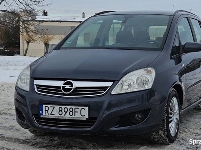 Opel Zafira 1.9 cdti stań nowego samochodu