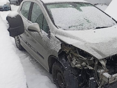 Peugeot 308 w całości kub na czesci karoseria