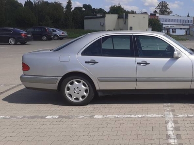 SPRZEDAM mercedes w210 2.0benzyna 7900