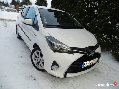 Toyota Yaris Hybryda 1.5 Piękna Zadbana Automat