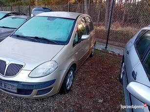 Lancia Musa 1,4 benzyna