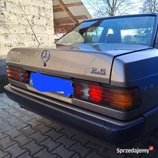 Mercedes 190 2,5 diesel manualna skrzynia 1989rok