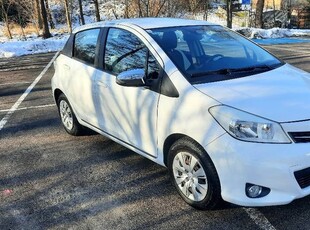 Toyota Yaris III 1.33 Dual-VVTi-99PS 63tkm Kamera Navi LED