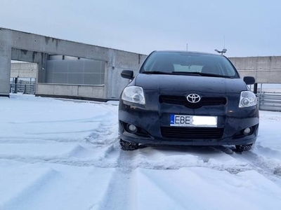 Auris Toyota 1.6 benzyna + gaz czujniki cofania 4 el szyby