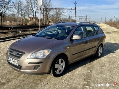 Kia Ceed Cee'd 1.6 Comfort +