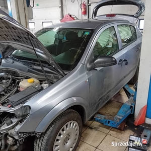Opel Astra h,uszkodzony