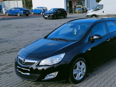 Opel Astra J Serwisowana