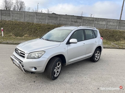 Sporzedam Toyote Rav-4 2.2 d4d 134km 4x4 Maly przebieg