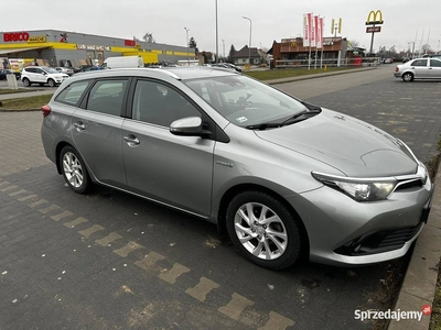 Toyota Auris 1,8 hybryda Kombi SalonPl Prywatnie