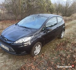 Ford fiesta 2010 rok 1,3 benzyna mały przebieg