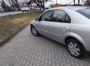 Ford Mondeo Ghia liftback 1.8b