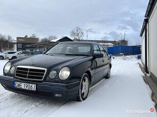 Mercedes-Benz e430 4.3 V8 280km