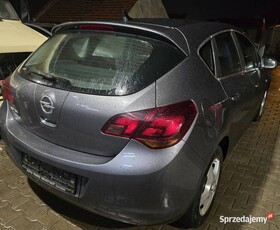 Opel Astra J Cosmo hatchbeck FlexFlix bagażnik rowerowy xenon klima navi