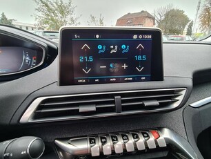 Peugeot 3008 Navi Kamera Grip Control 2xPDC Wolne Ręce Półskóry Radar Asystent Alu