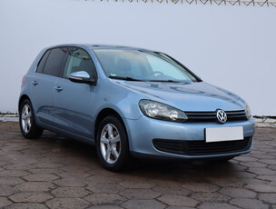 Volkswagen Golf 2009 1.4 16V 153878km n/a