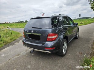 Zadbany i bogato wyposażony Mercedes ML 350 W164