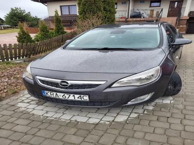 Używane Opel Astra - 16 500 PLN, 227 011 km, 2011