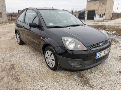 Używane Ford Fiesta - 4 200 PLN, 219 745 km, 2007