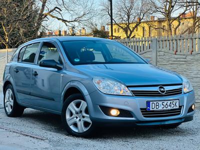 Używane Opel Astra - 17 600 PLN, 179 422 km, 2009