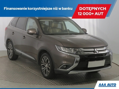 Mitsubishi Outlander III SUV Facelifting 2015 2.0 MIVEC 150KM 2015