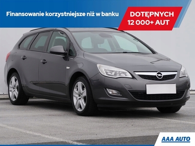 Opel Astra J Sports Tourer 1.4 Turbo ECOTEC 140KM 2010