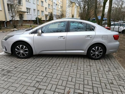 SPRZEDAM TOYOTĘ AVENSIS