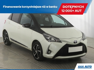 Toyota Yaris III Hatchback 5d Facelifting 2017 1.5 Dual VVT-iE 111KM 2019