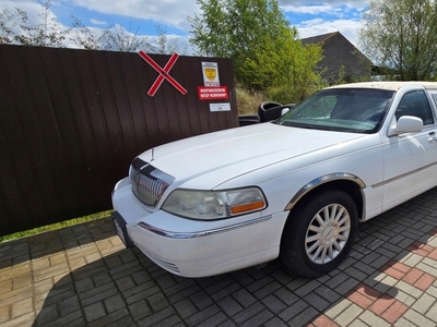 Lincoln Town Car III 2004