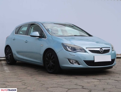 Opel Astra 1.6 113 KM 2009r. (Piaseczno)