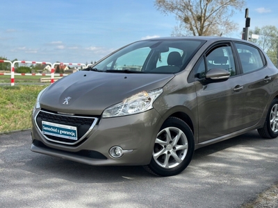 Peugeot 208 I Hatchback 3d 1.2 VTI 82KM 2013