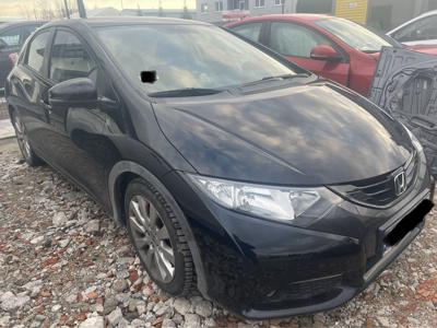 Honda Civic 2012 uszkodzona odpala jeździ 1,4