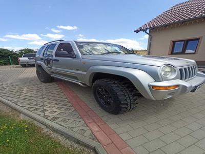 Jeep Cherokee Liberty Podniesiony i poszerzony.