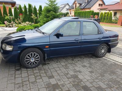 Używane Ford Escort - 3 800 PLN, 121 790 km, 1995