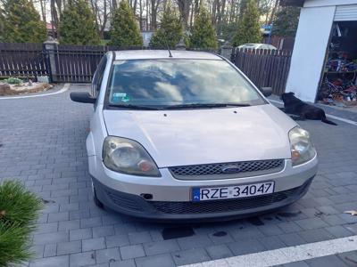 Używane Ford Fiesta - 4 500 PLN, 210 000 km, 2006