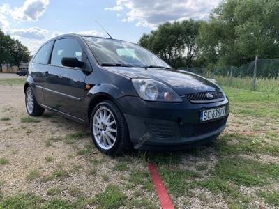 Używane Ford Fiesta - 6 800 PLN, 224 300 km, 2005