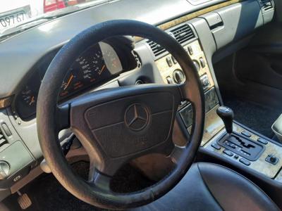 Używane Mercedes-Benz Klasa E - 5 500 PLN, 244 000 km, 1999