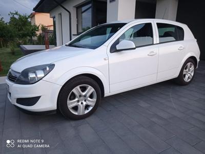 Używane Opel Astra - 17 900 PLN, 186 177 km, 2010