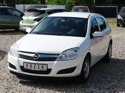 Używane Opel Astra - 18 900 PLN, 174 118 km, 2009