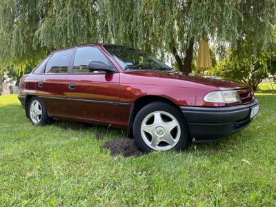 Używane Opel Astra - 4 500 PLN, 135 550 km, 1997