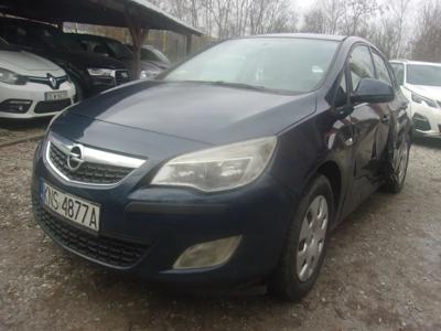 Używane Opel Astra - 9 900 PLN, 440 000 km, 2012
