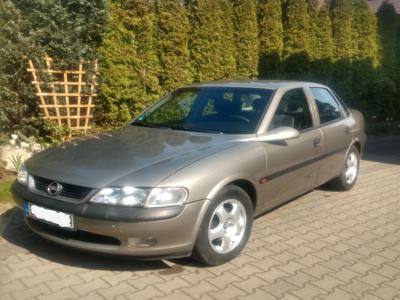 Używane Opel Vectra - 3 900 PLN, 188 584 km, 1998
