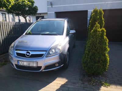 Używane Opel Zafira - 10 400 PLN, 238 000 km, 2005