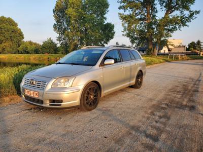 Używane Toyota Avensis - 13 000 PLN, 222 000 km, 2006