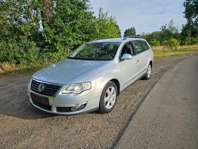 Używane Volkswagen Passat - 11 999 PLN, 300 000 km, 2008