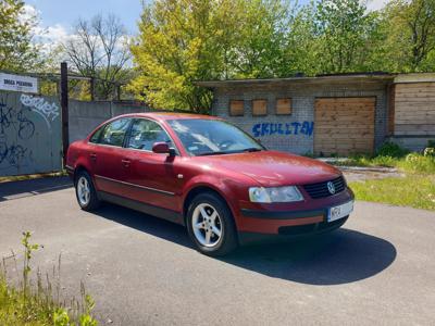 Używane Volkswagen Passat - 7 300 PLN, 270 000 km, 1998