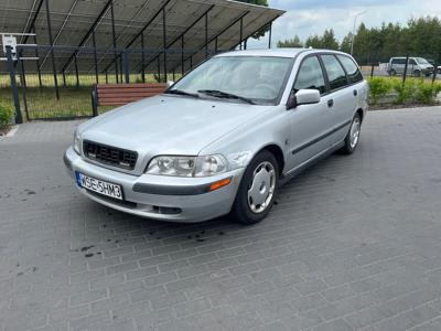 Używane Volvo V40 - 2 700 PLN, 257 622 km, 2001