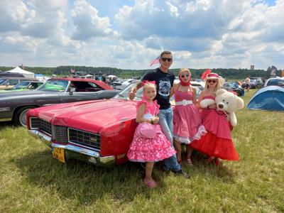 Ford galxi mustang cadillac